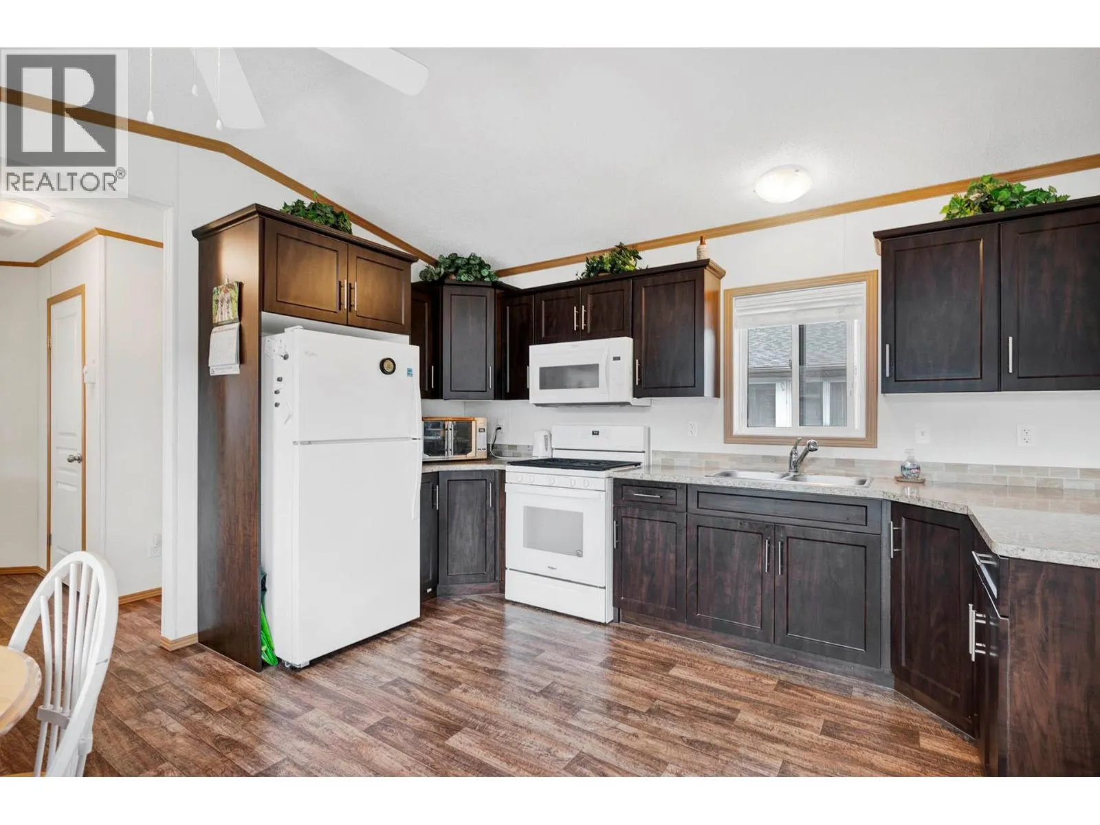 1317 Bostock Cres Crescent
