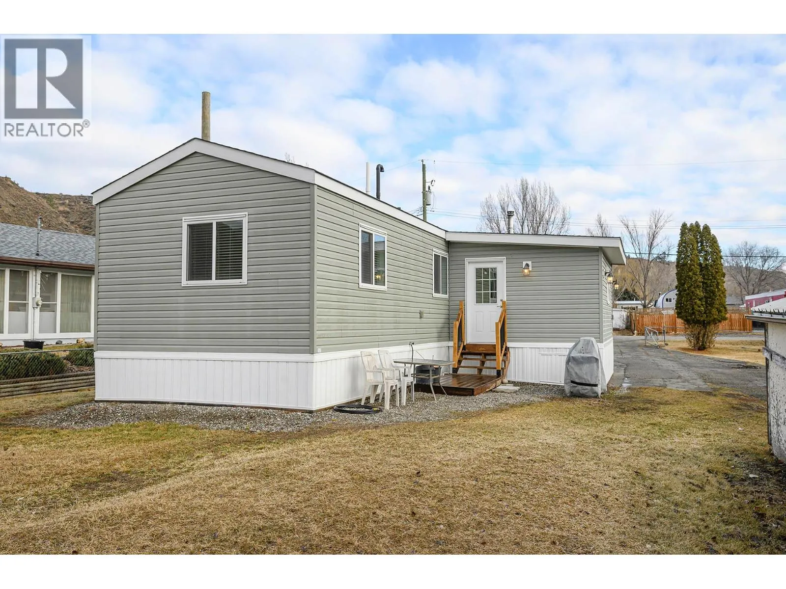 1317 Bostock Cres Crescent