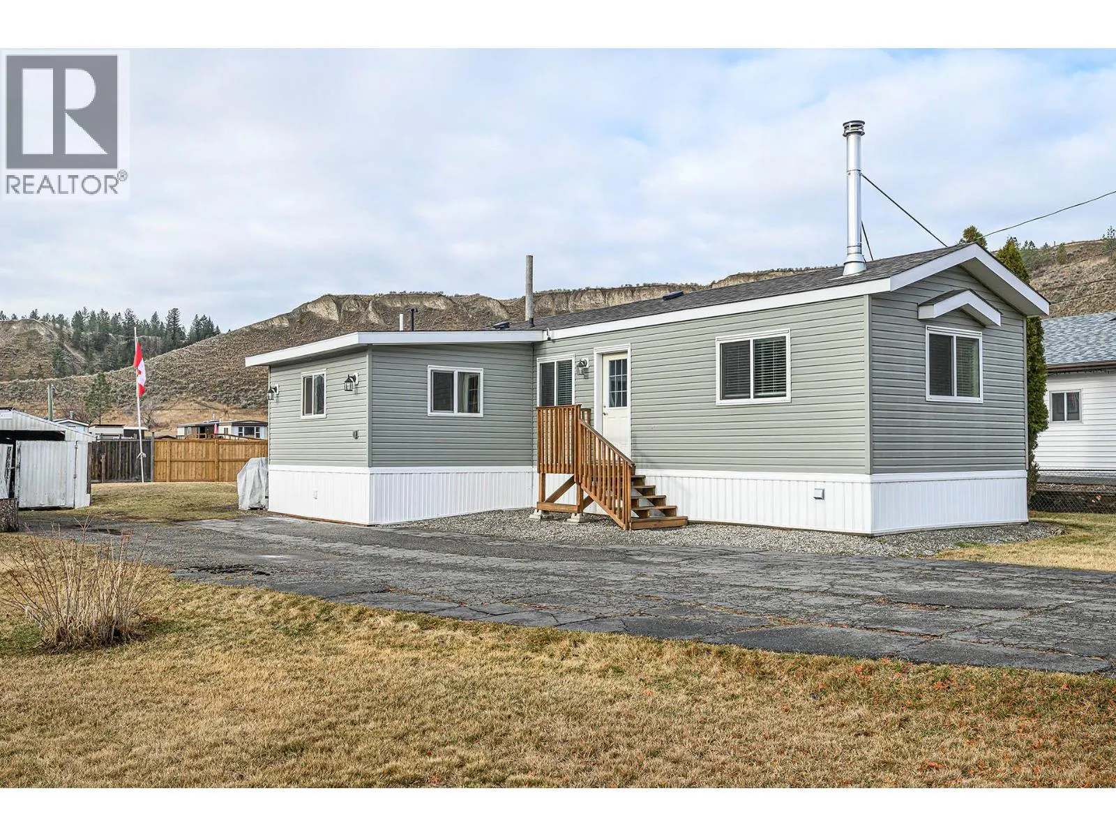 1317 Bostock Cres Crescent
