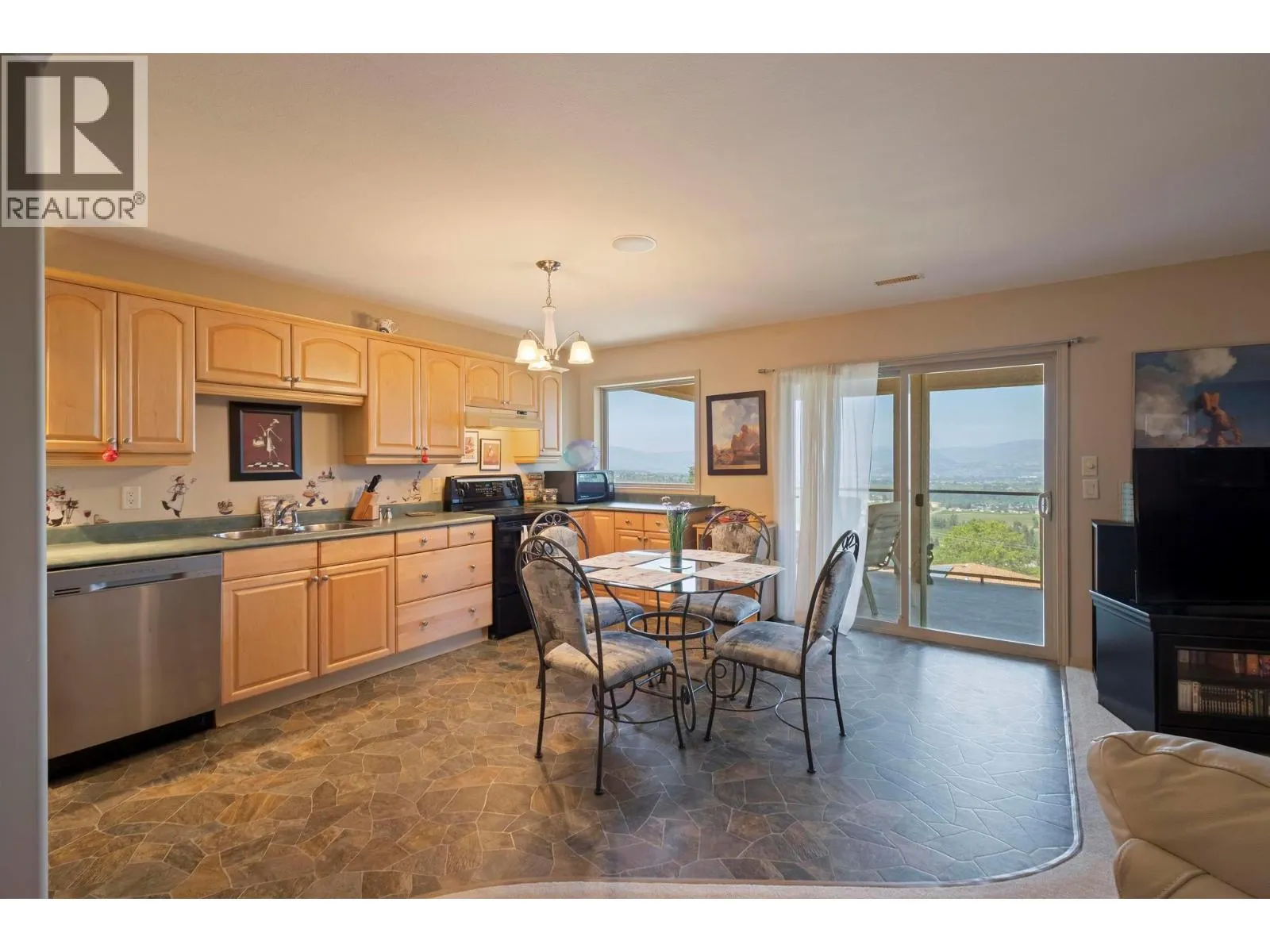 1000 Lone Pine Drive