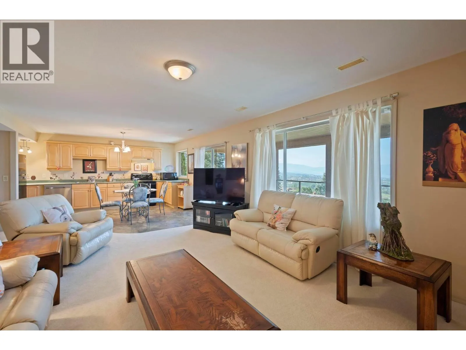 1000 Lone Pine Drive