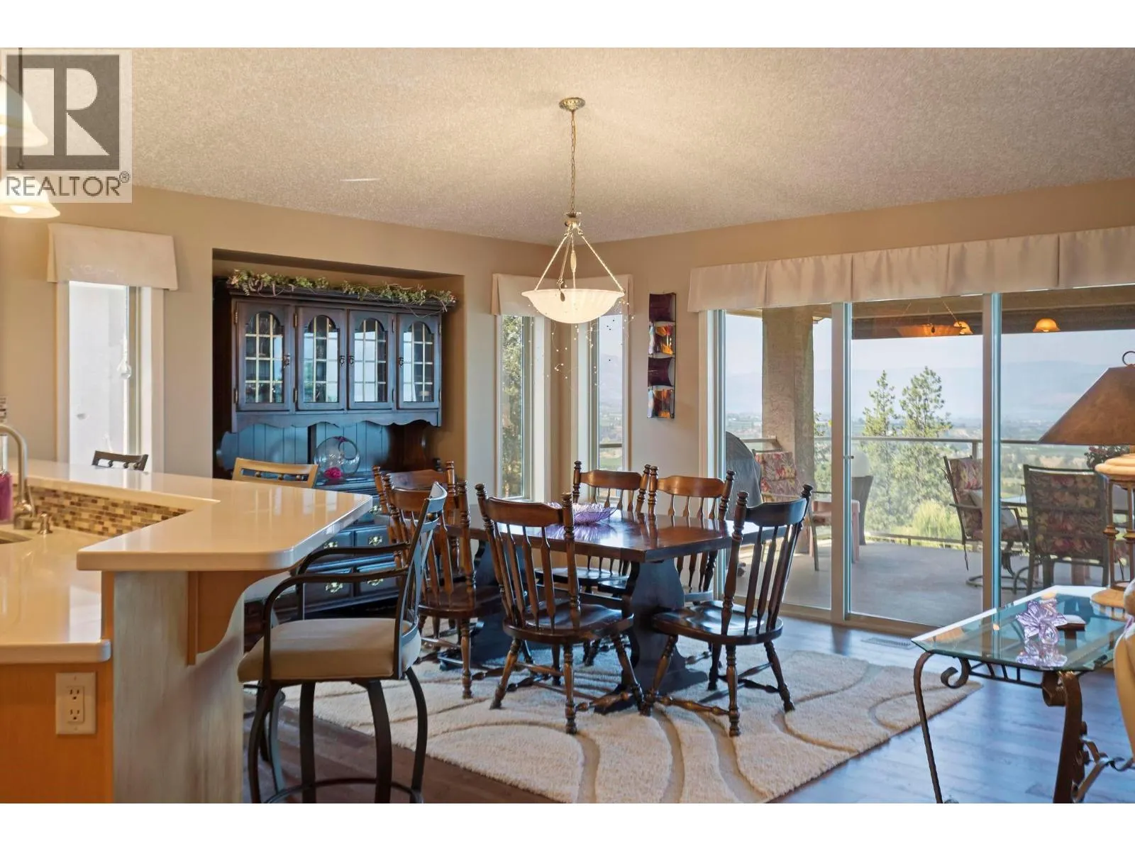 1000 Lone Pine Drive