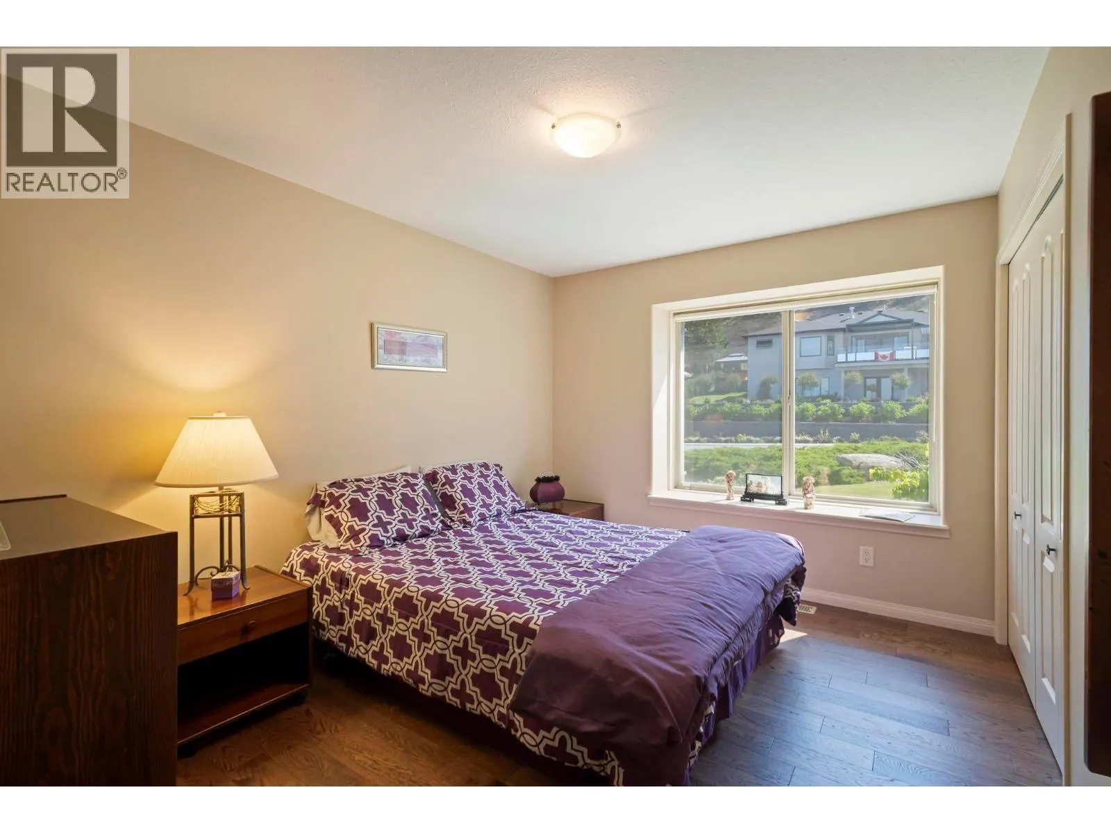 1000 Lone Pine Drive