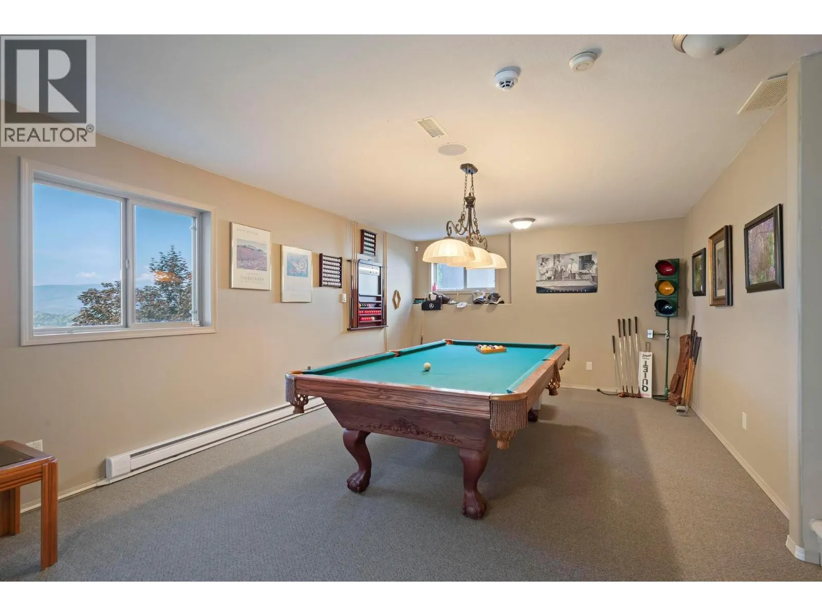 1000 Lone Pine Drive