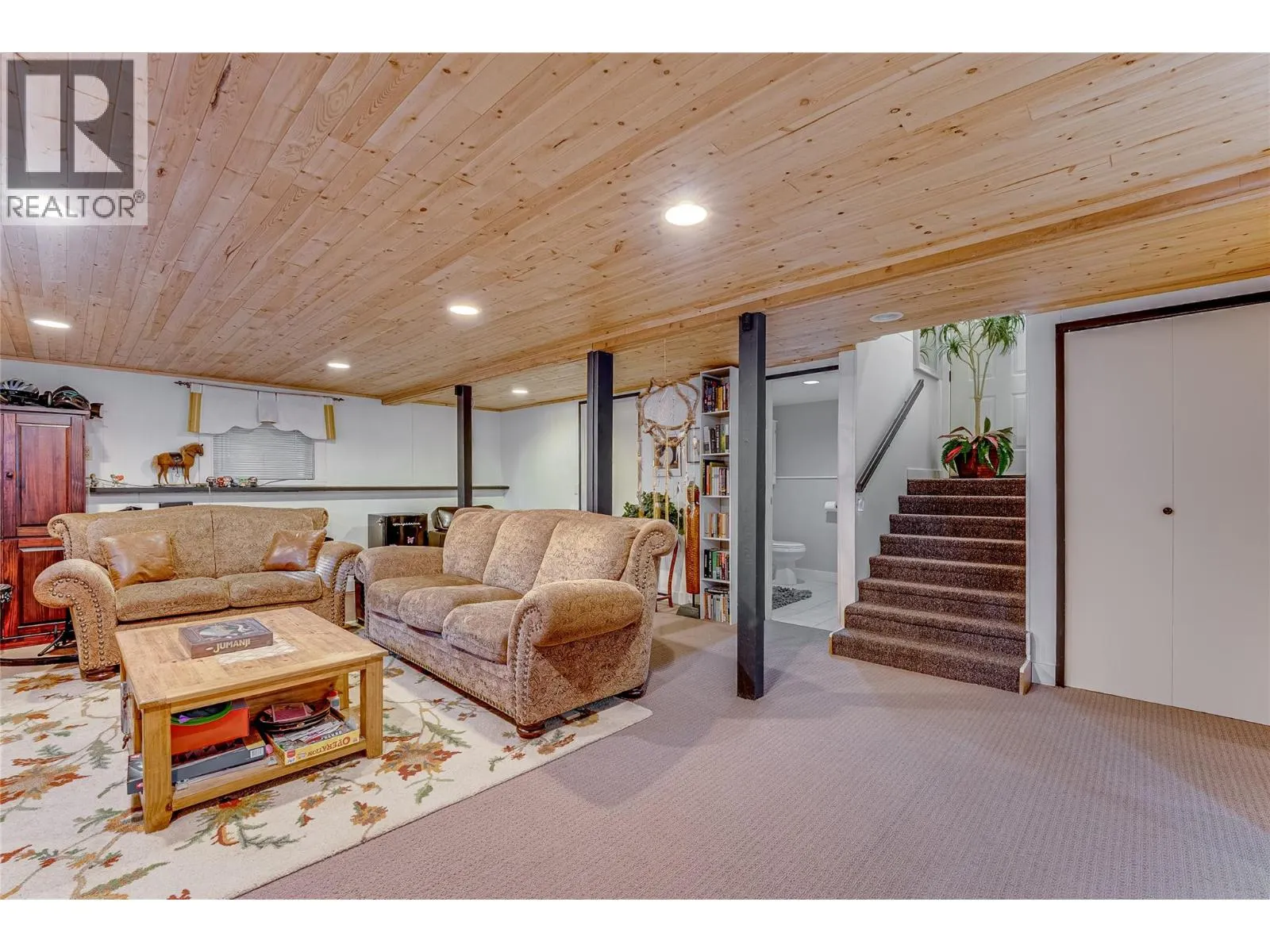 409 Hummingbird Avenue