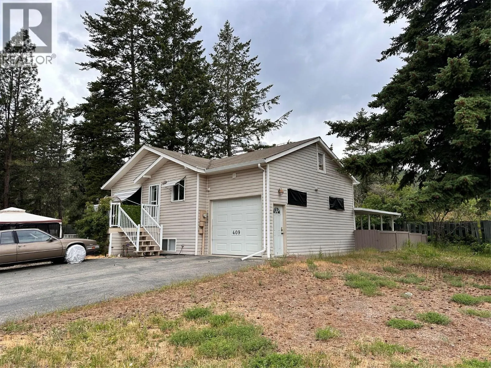 409 Hummingbird Avenue