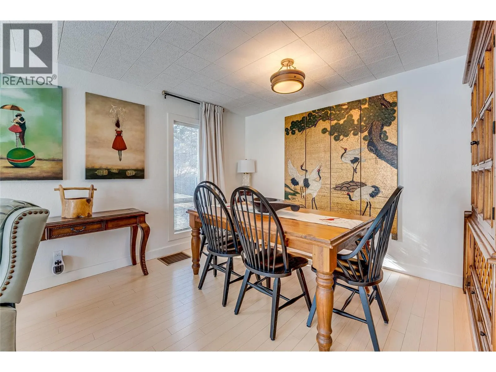 409 Hummingbird Avenue