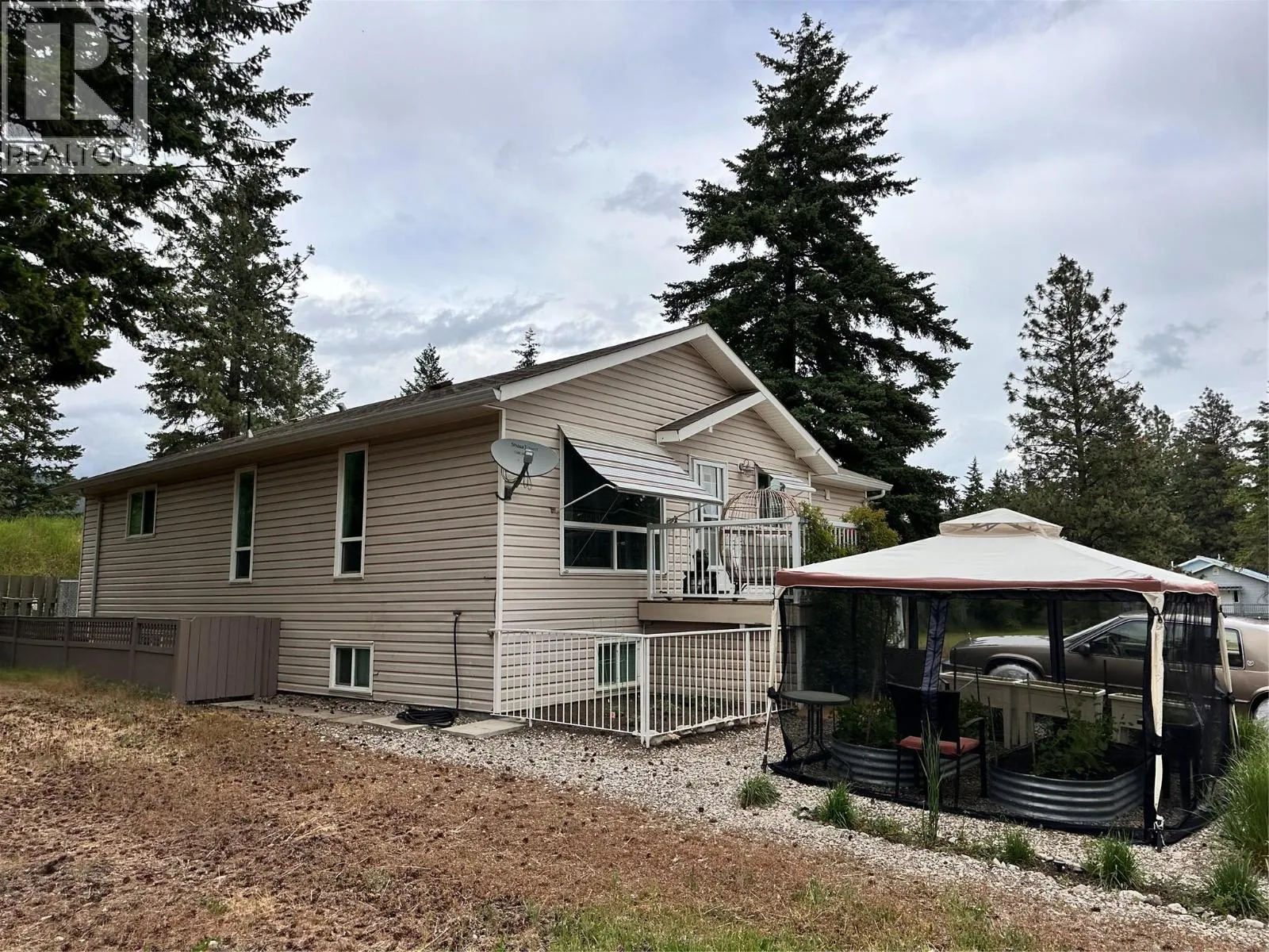 409 Hummingbird Avenue