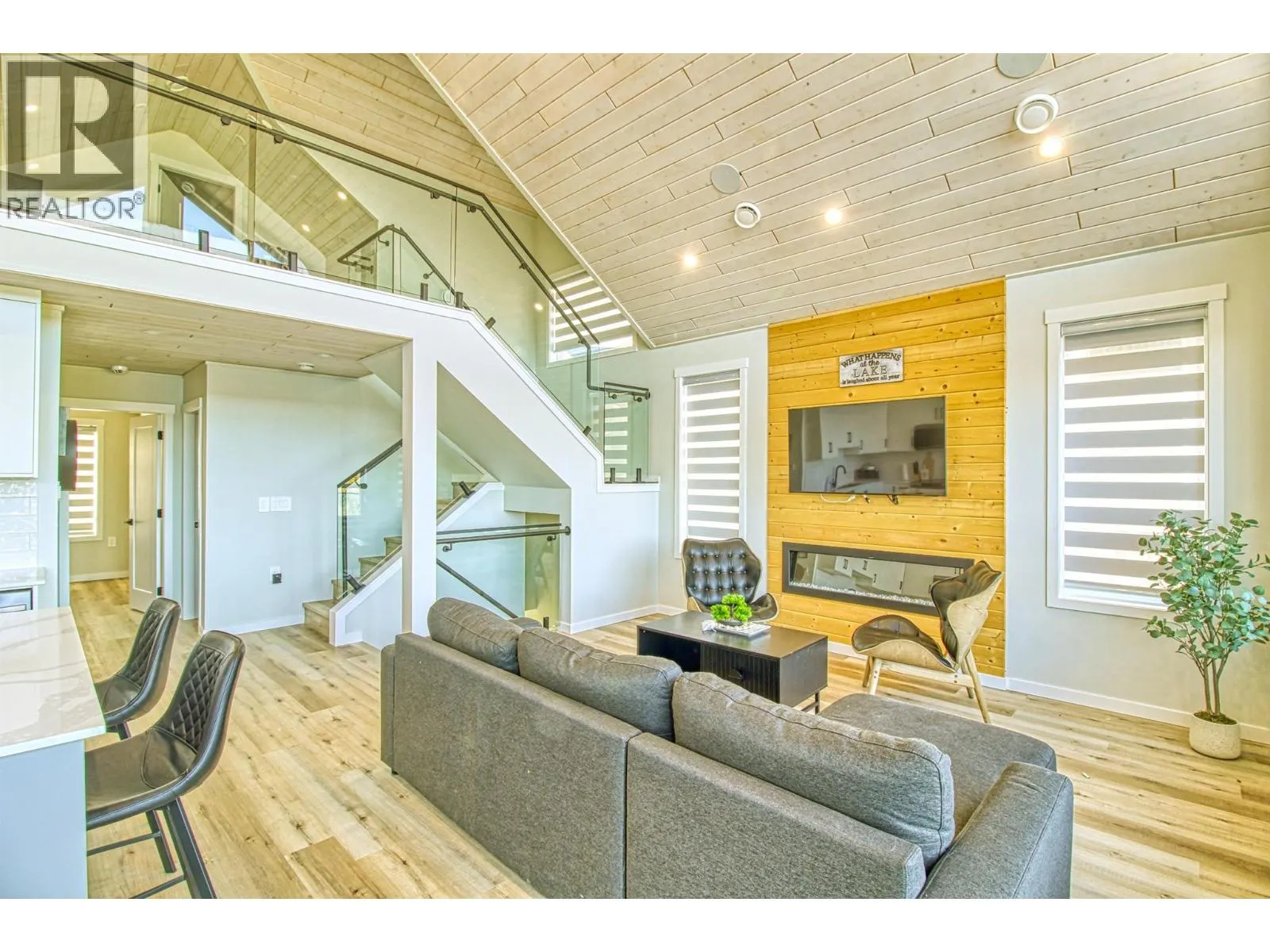 6725 La Palma Loop Unit# 243