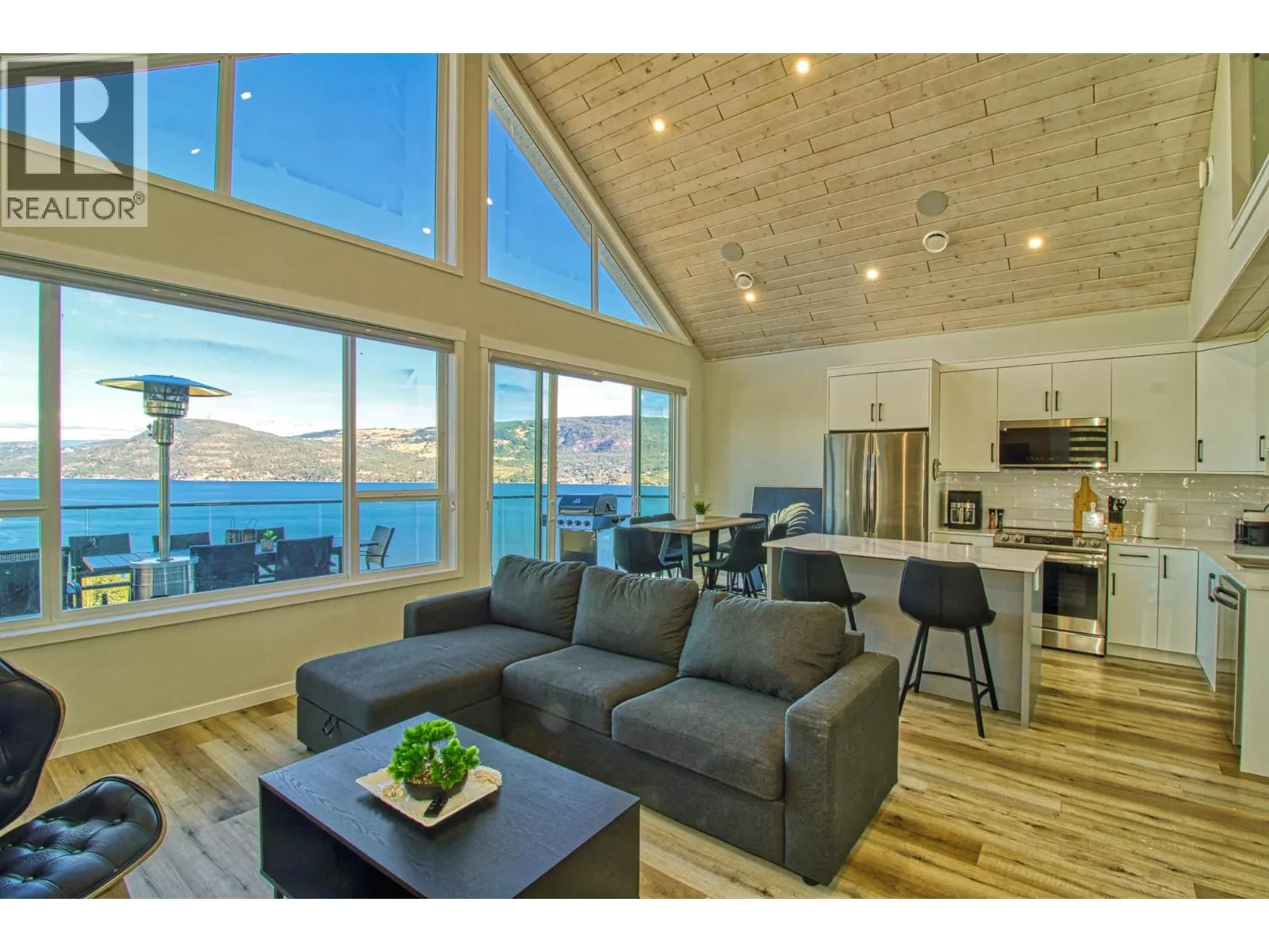 6725 La Palma Loop Unit# 243