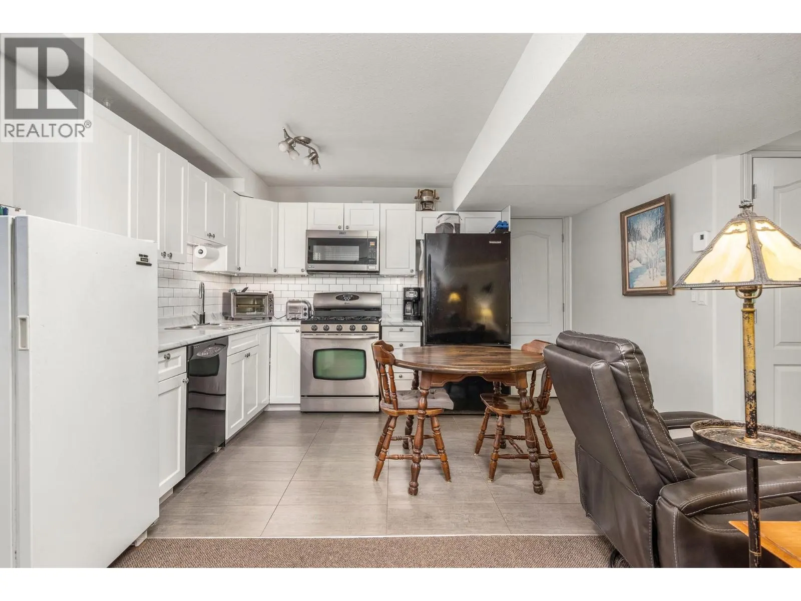 955 Mt Begbie Drive