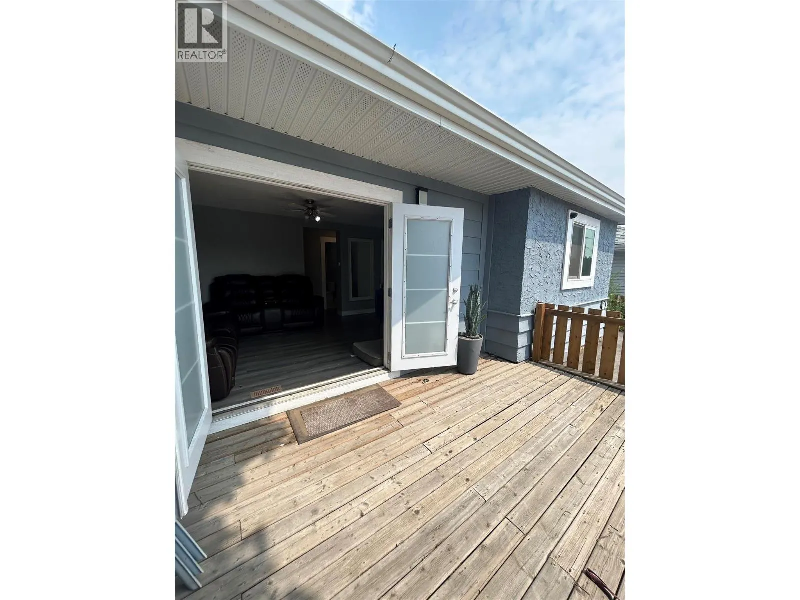 1074 Surrey Avenue