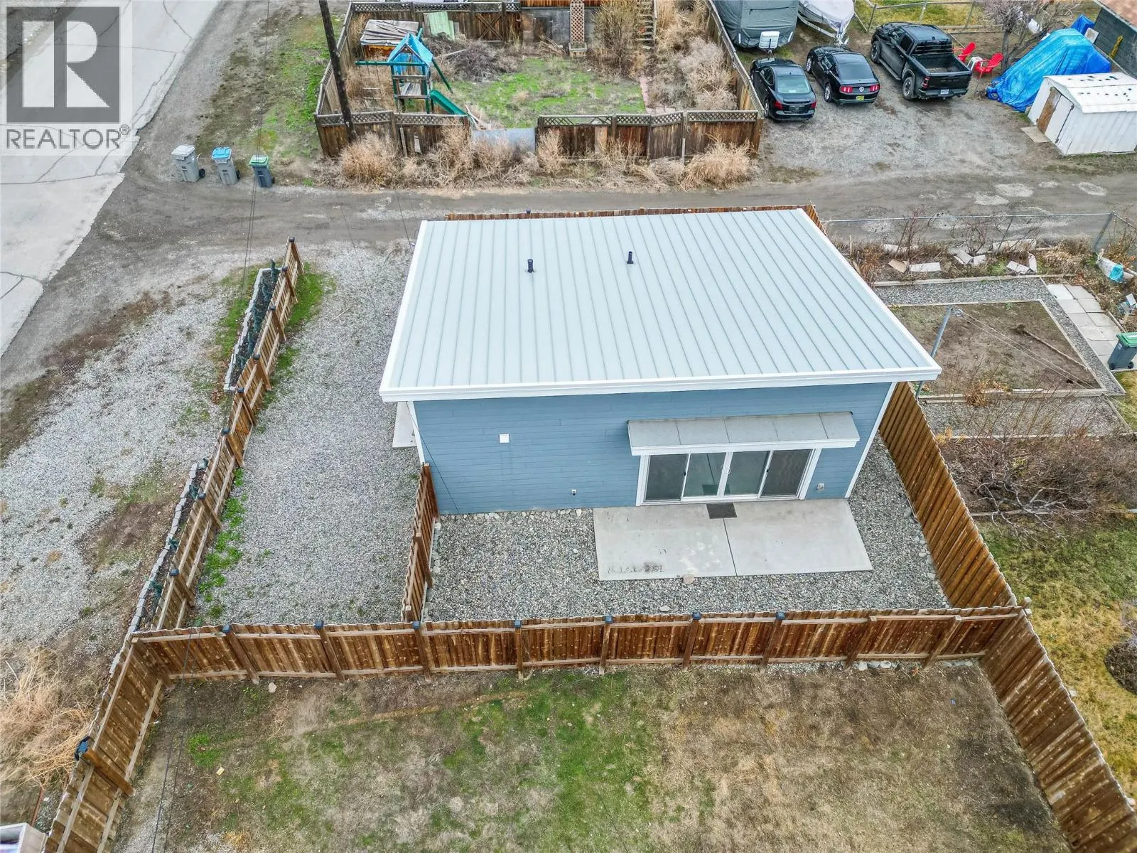 1074 Surrey Avenue