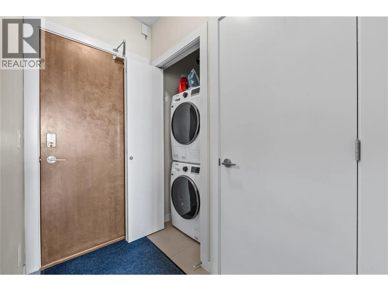 1075 Sunset Drive Unit# 1904