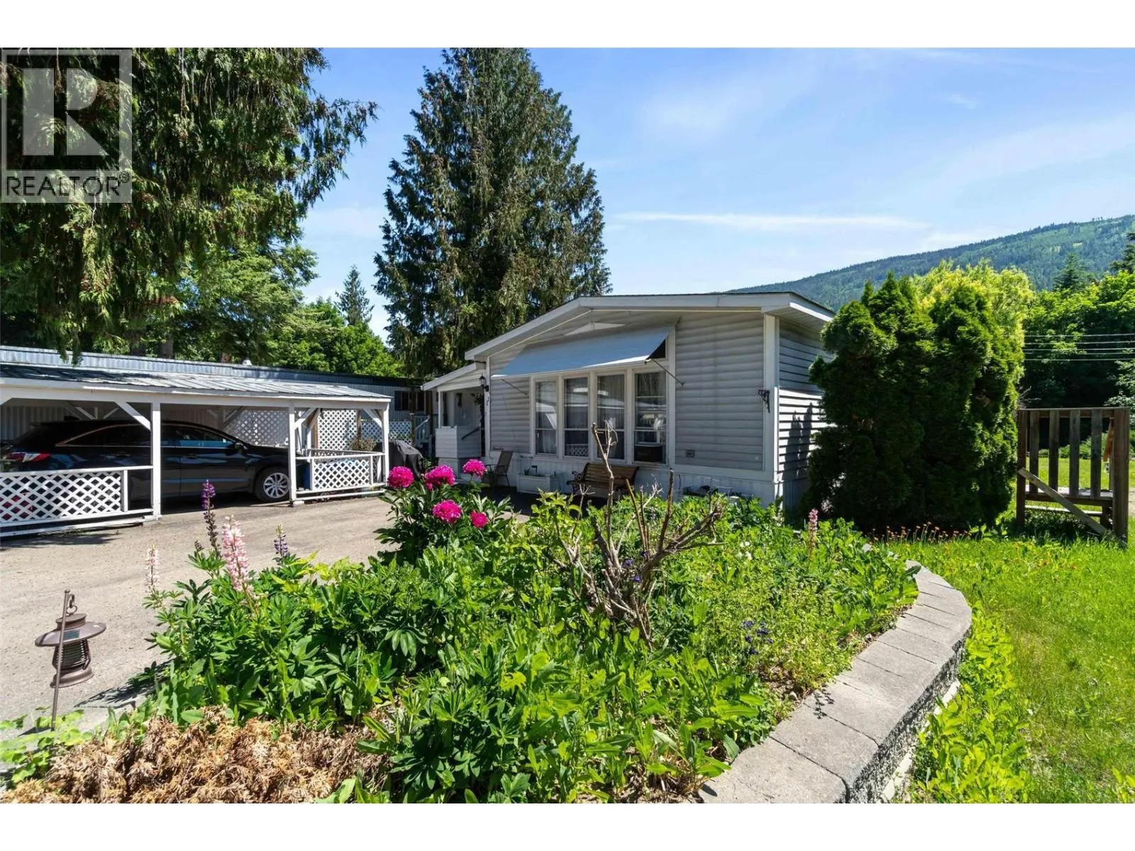 5161 63 Avenue NE Unit# 11