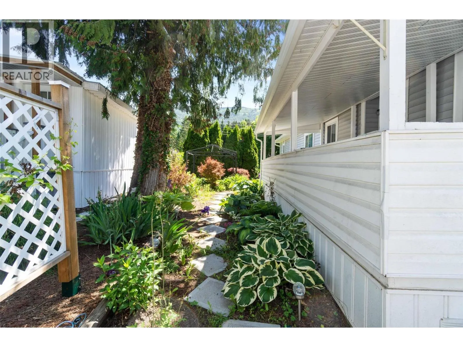 5161 63 Avenue NE Unit# 11