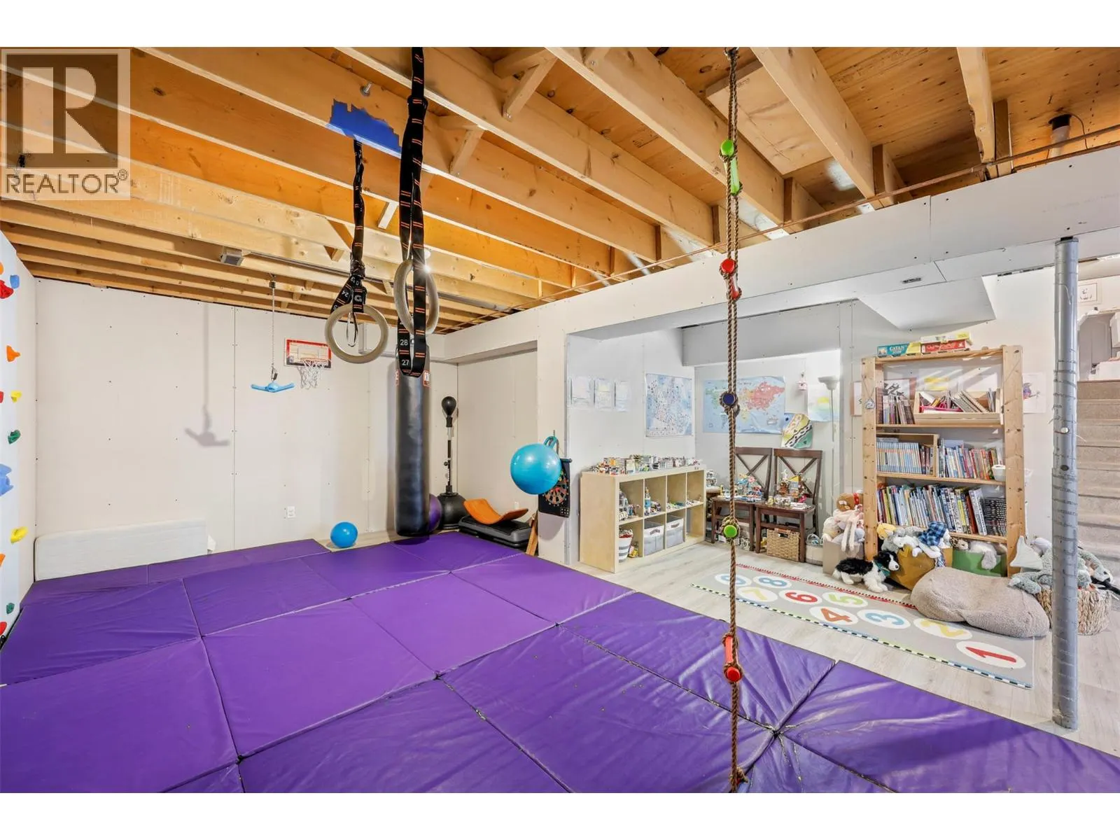 2295 Macintyre Place