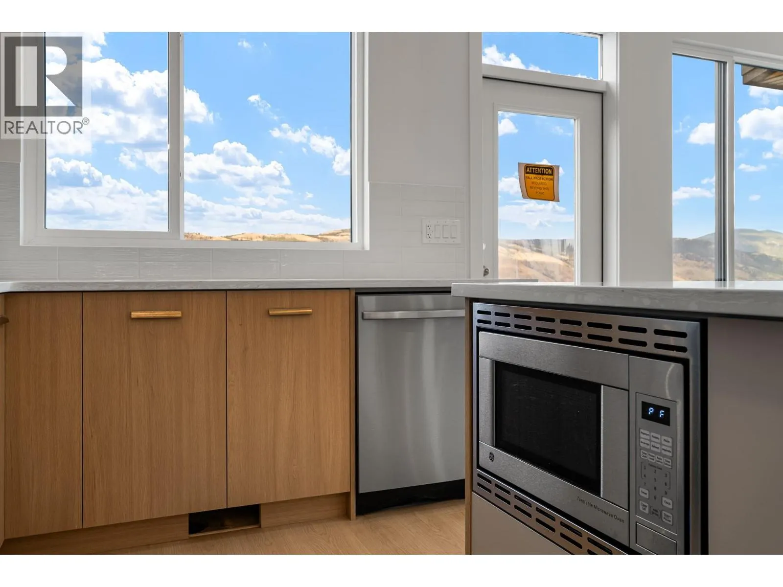 2400 Coldwater Drive Unit# 140