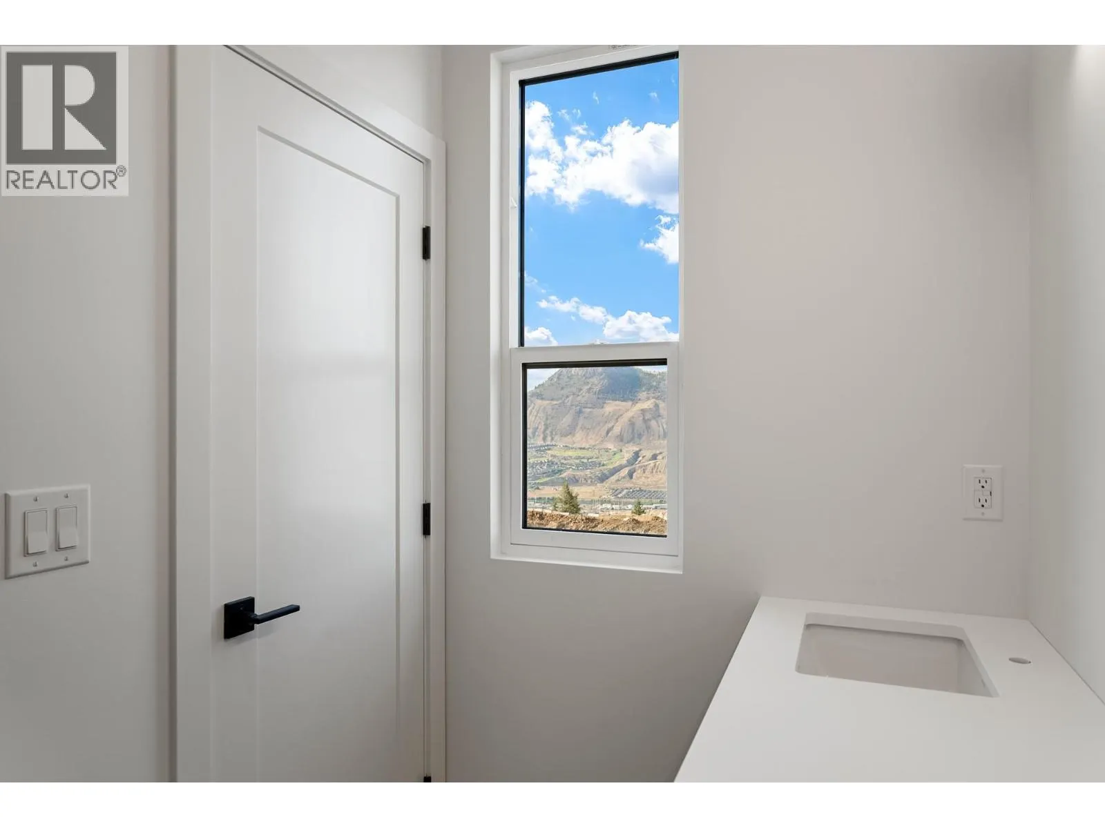 2400 Coldwater Drive Unit# 140