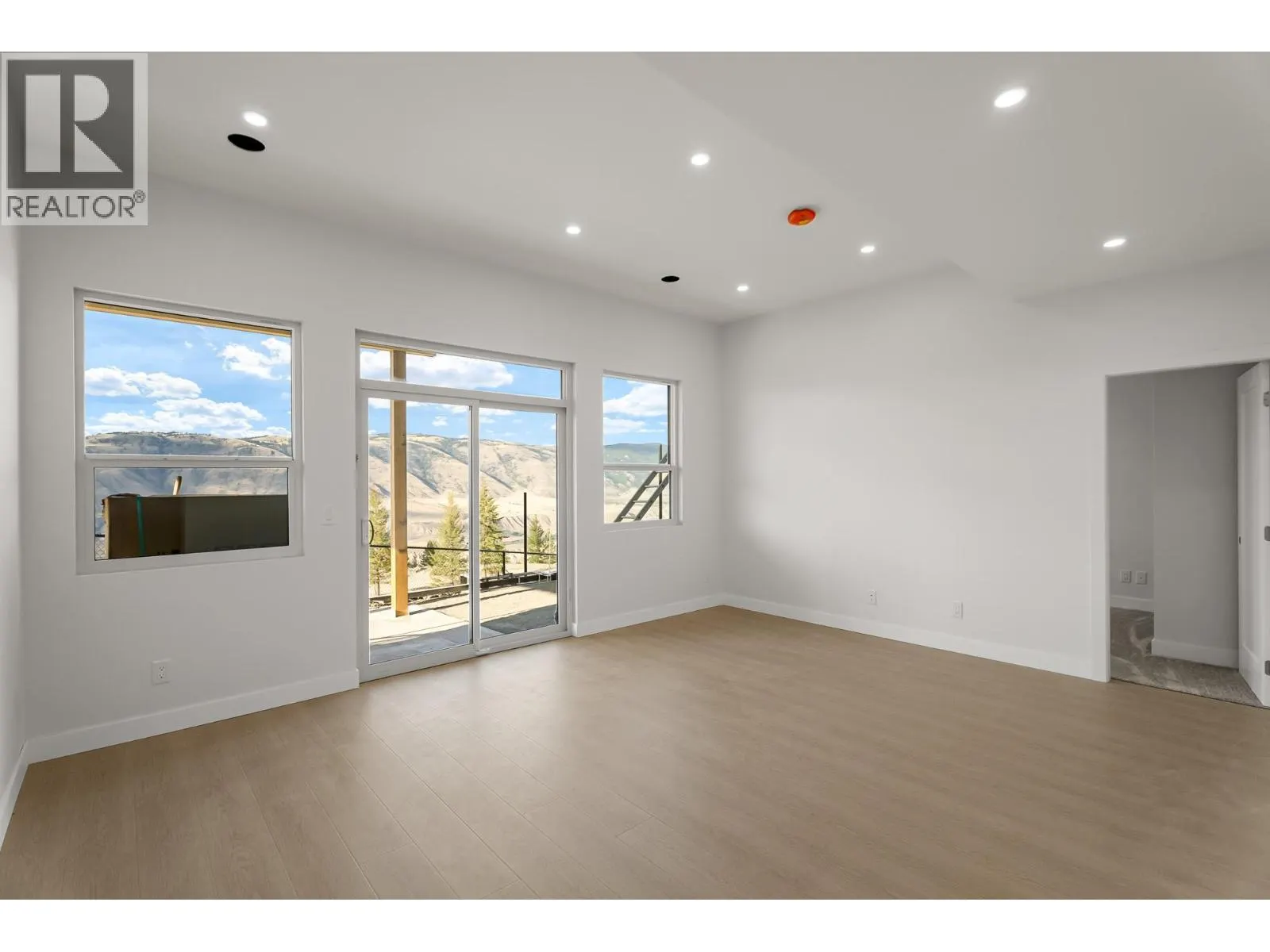 2400 Coldwater Drive Unit# 140