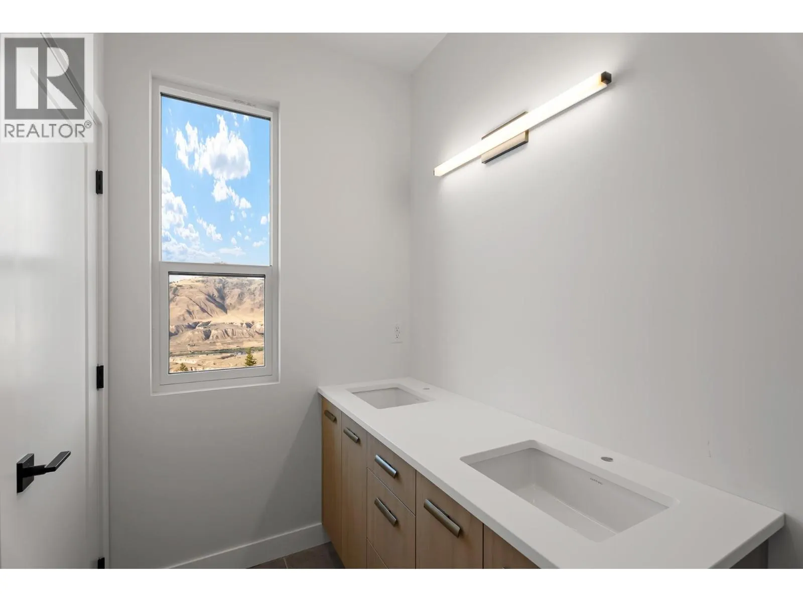 2400 Coldwater Drive Unit# 140