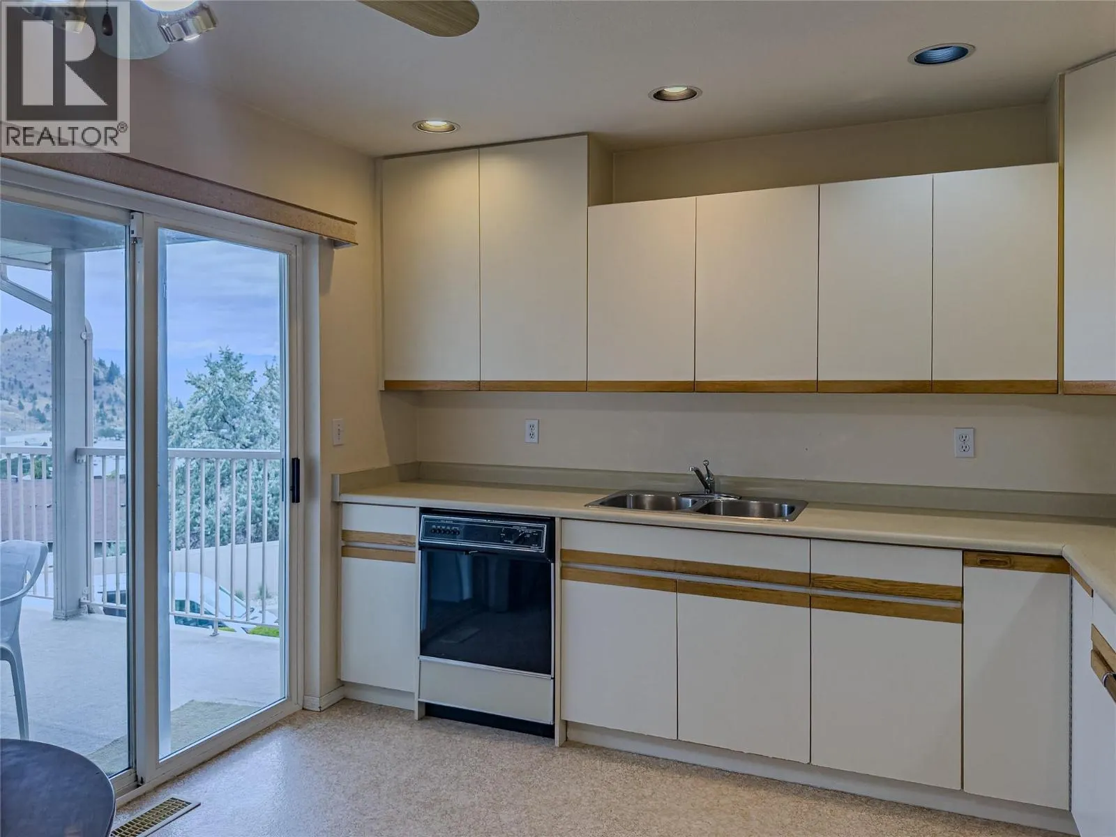 1950 Braeview Place Unit# 2