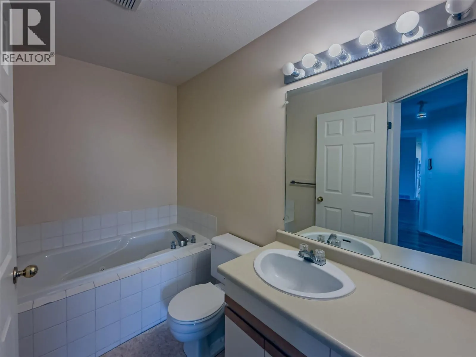 1950 Braeview Place Unit# 2