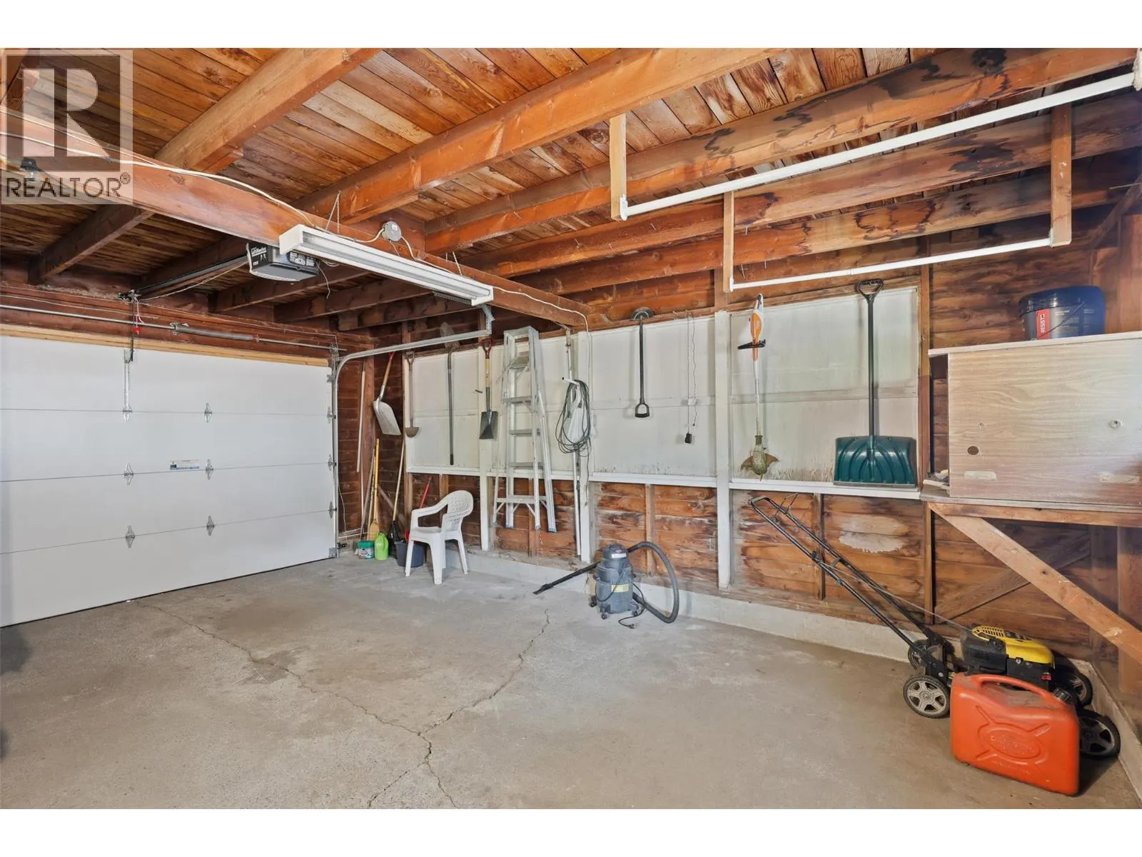 2152 Crescent Drive