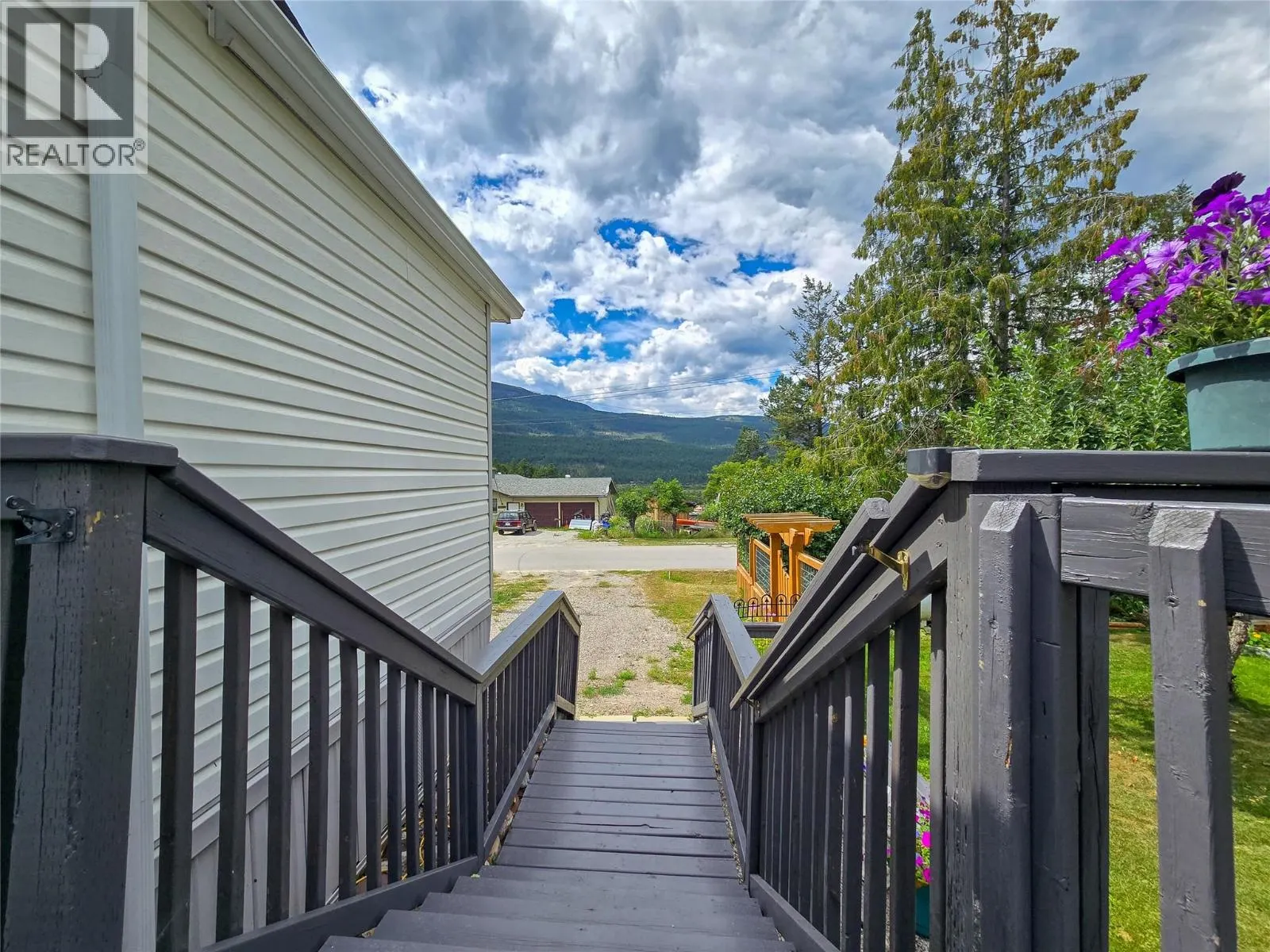 4789 Riverview Drive