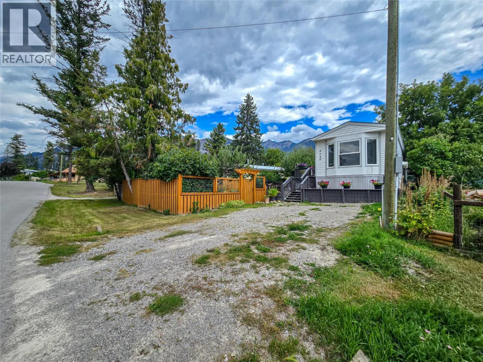 4789 Riverview Drive