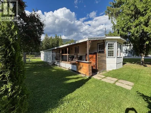 1442 Illecillewaet Road Unit# 7
