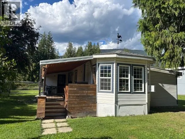 1442 Illecillewaet Road Unit# 7