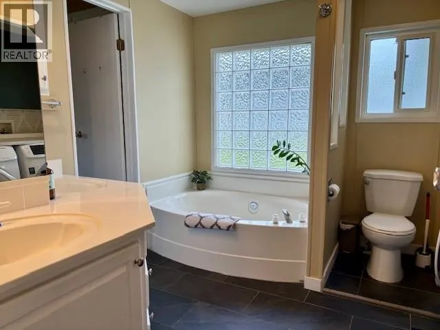 1442 Illecillewaet Road Unit# 7