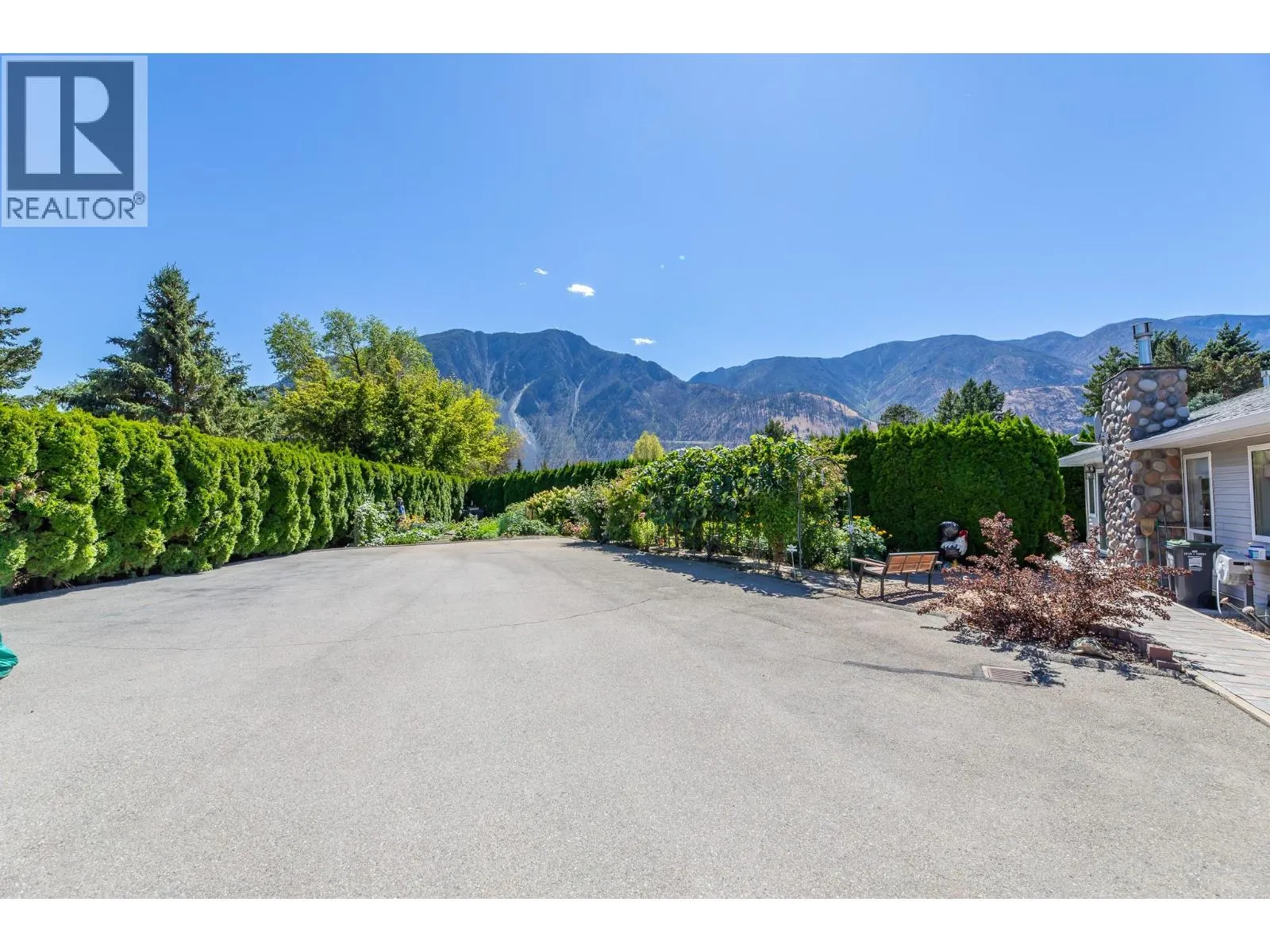 517 Vanderlinde Drive
