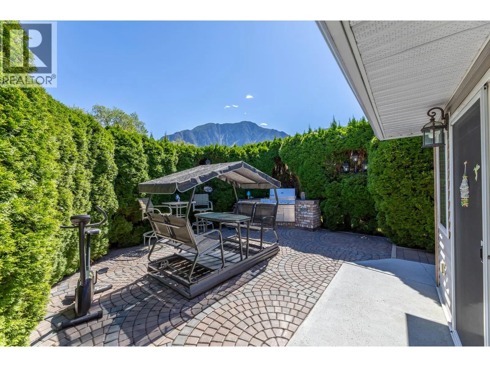 517 Vanderlinde Drive