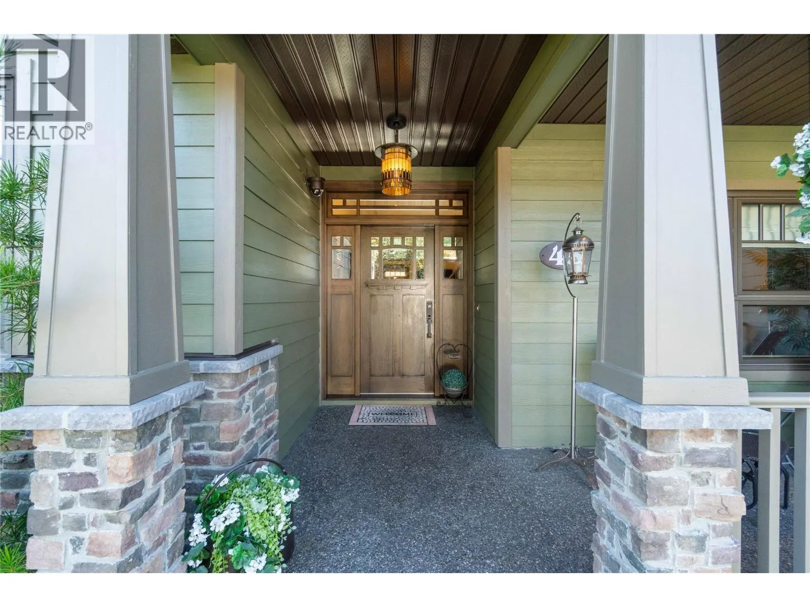 45 Montcalm Crescent