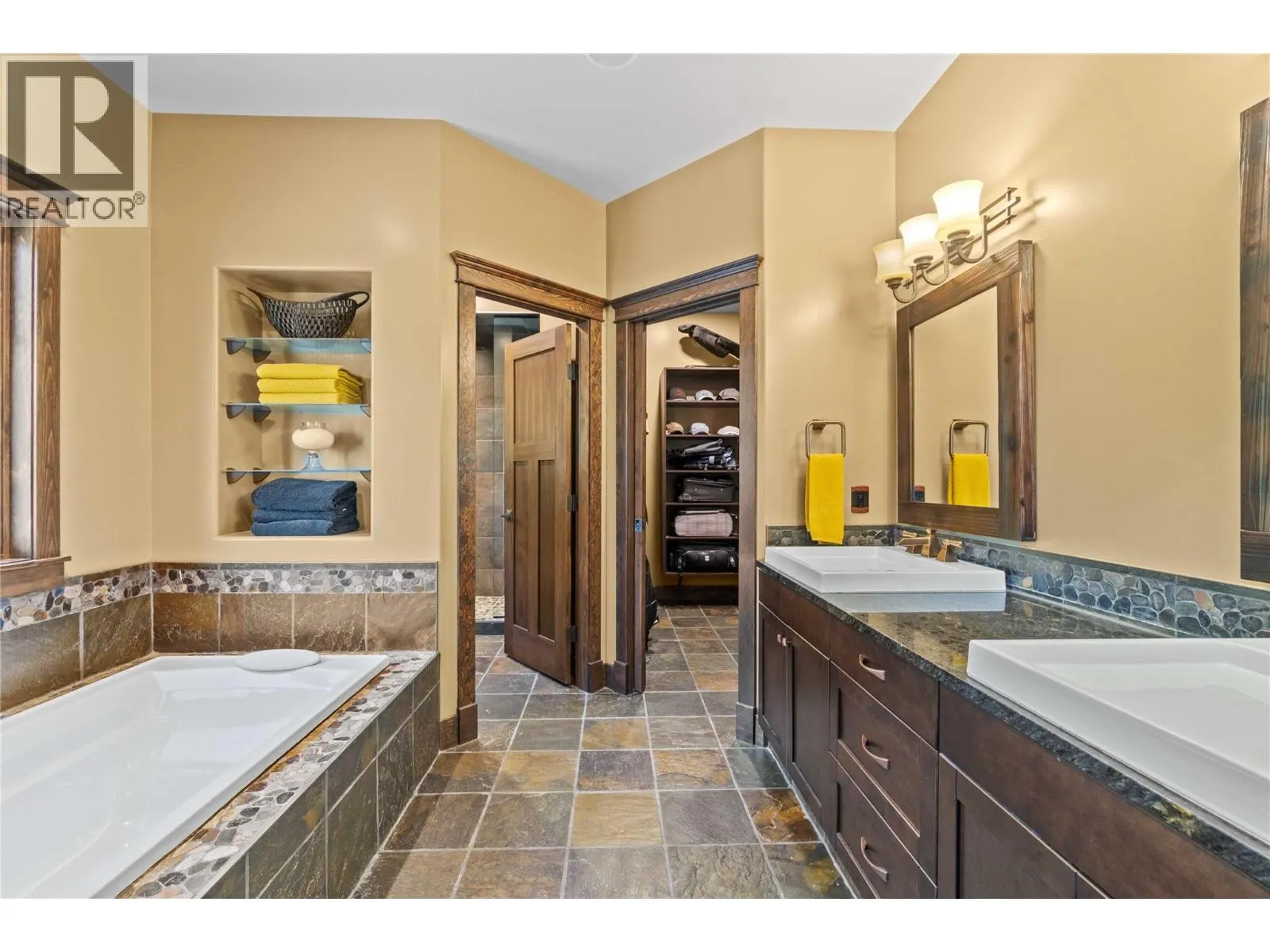 45 Montcalm Crescent