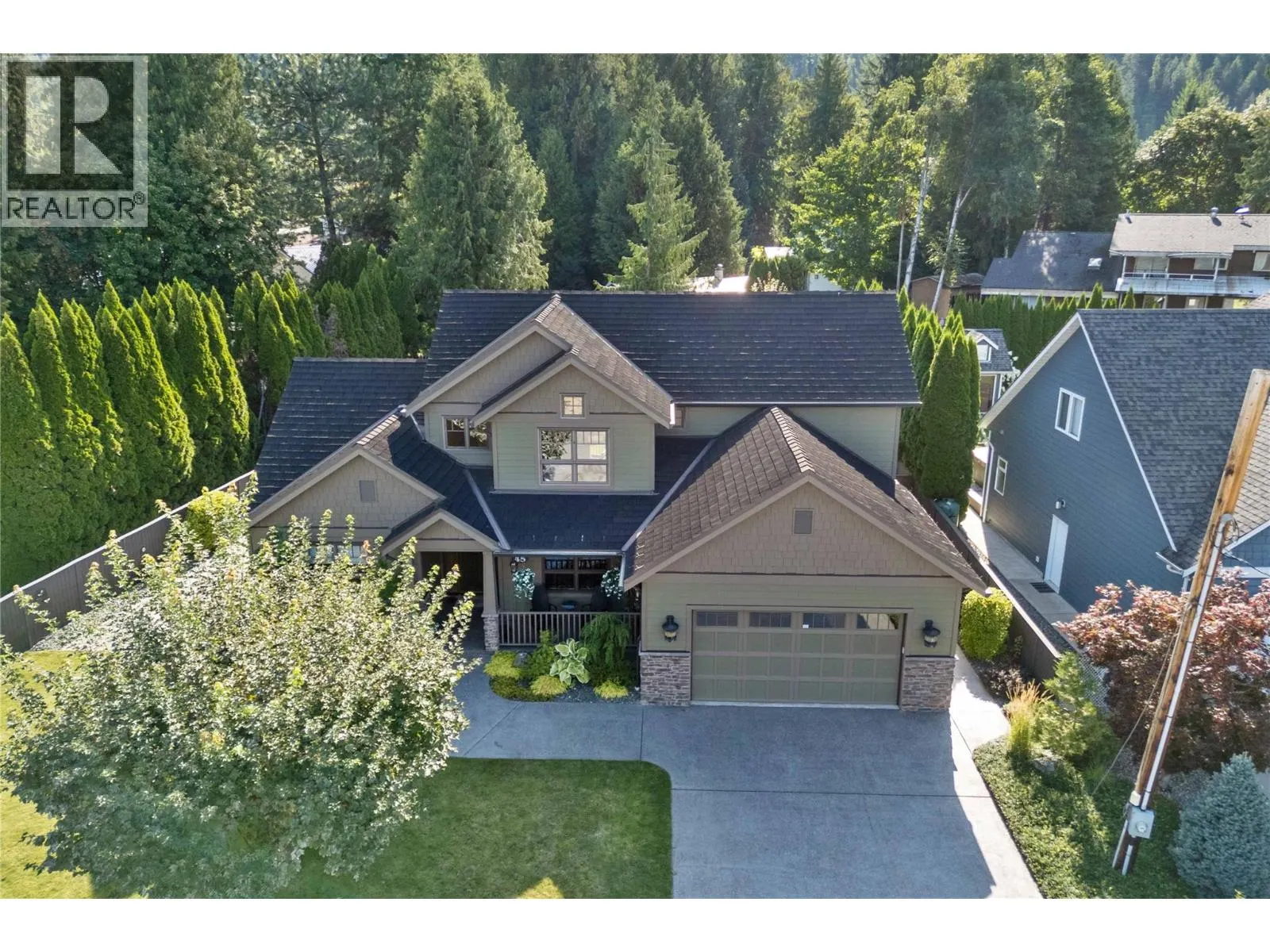 45 Montcalm Crescent