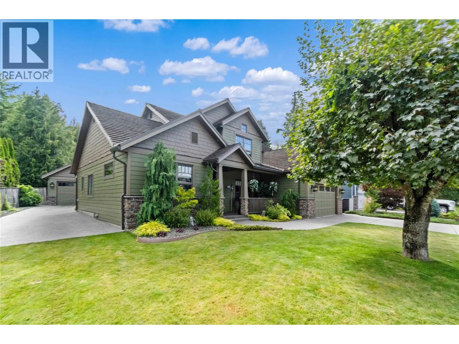 45 Montcalm Crescent