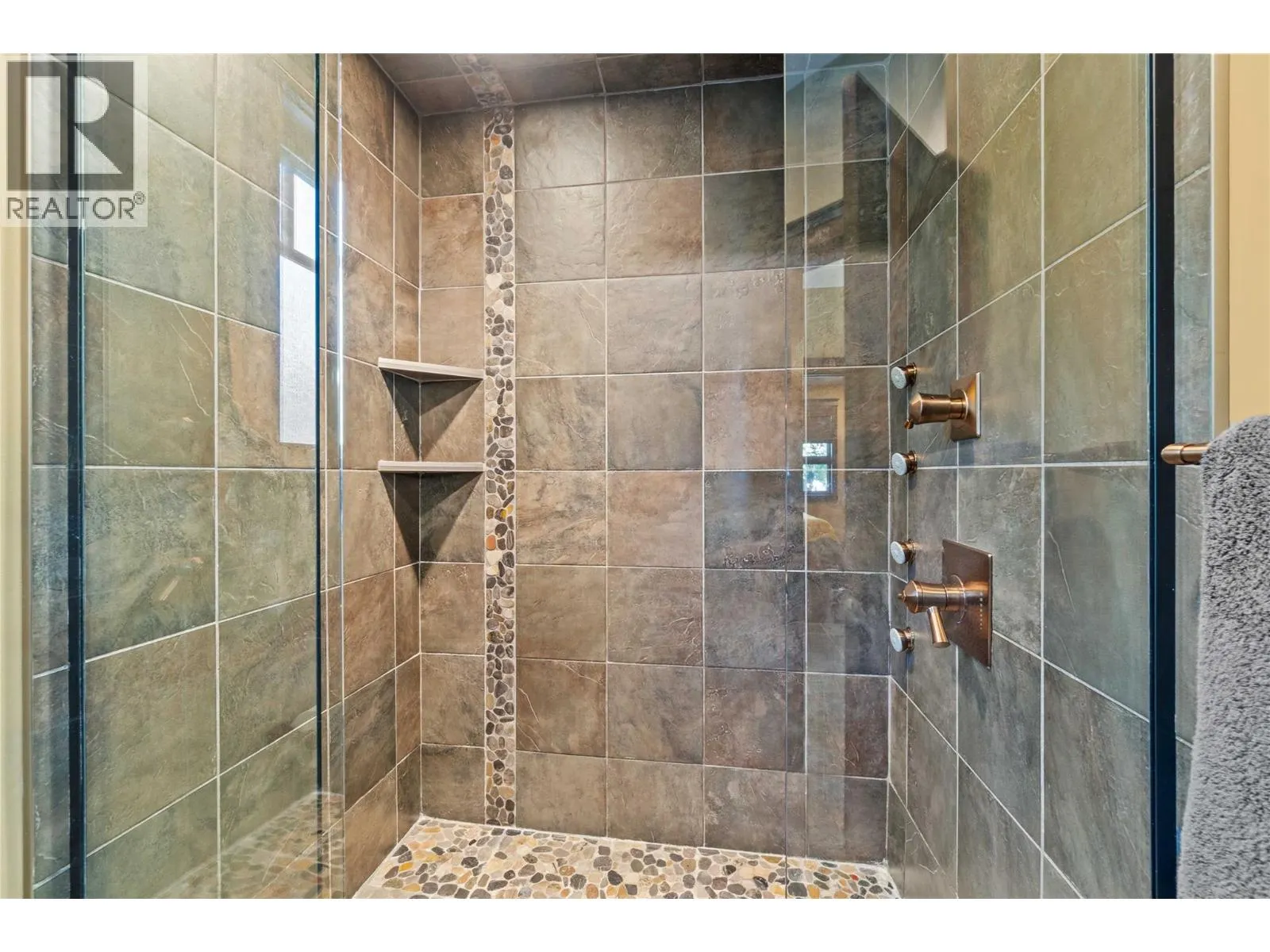 45 Montcalm Crescent