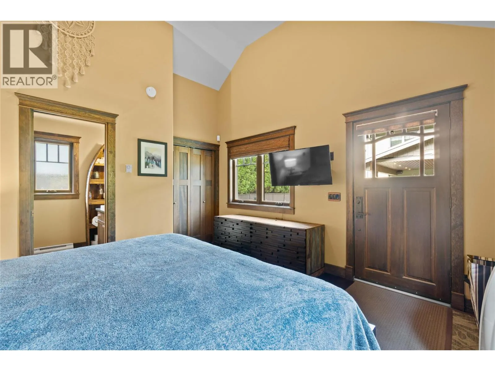 45 Montcalm Crescent