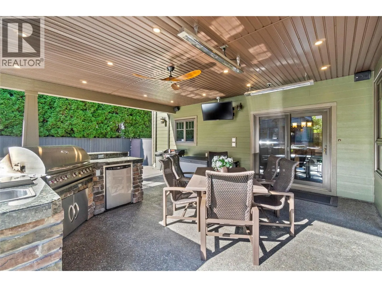 45 Montcalm Crescent