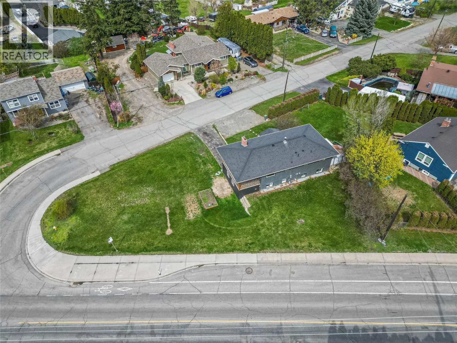 2125 Crescent Drive