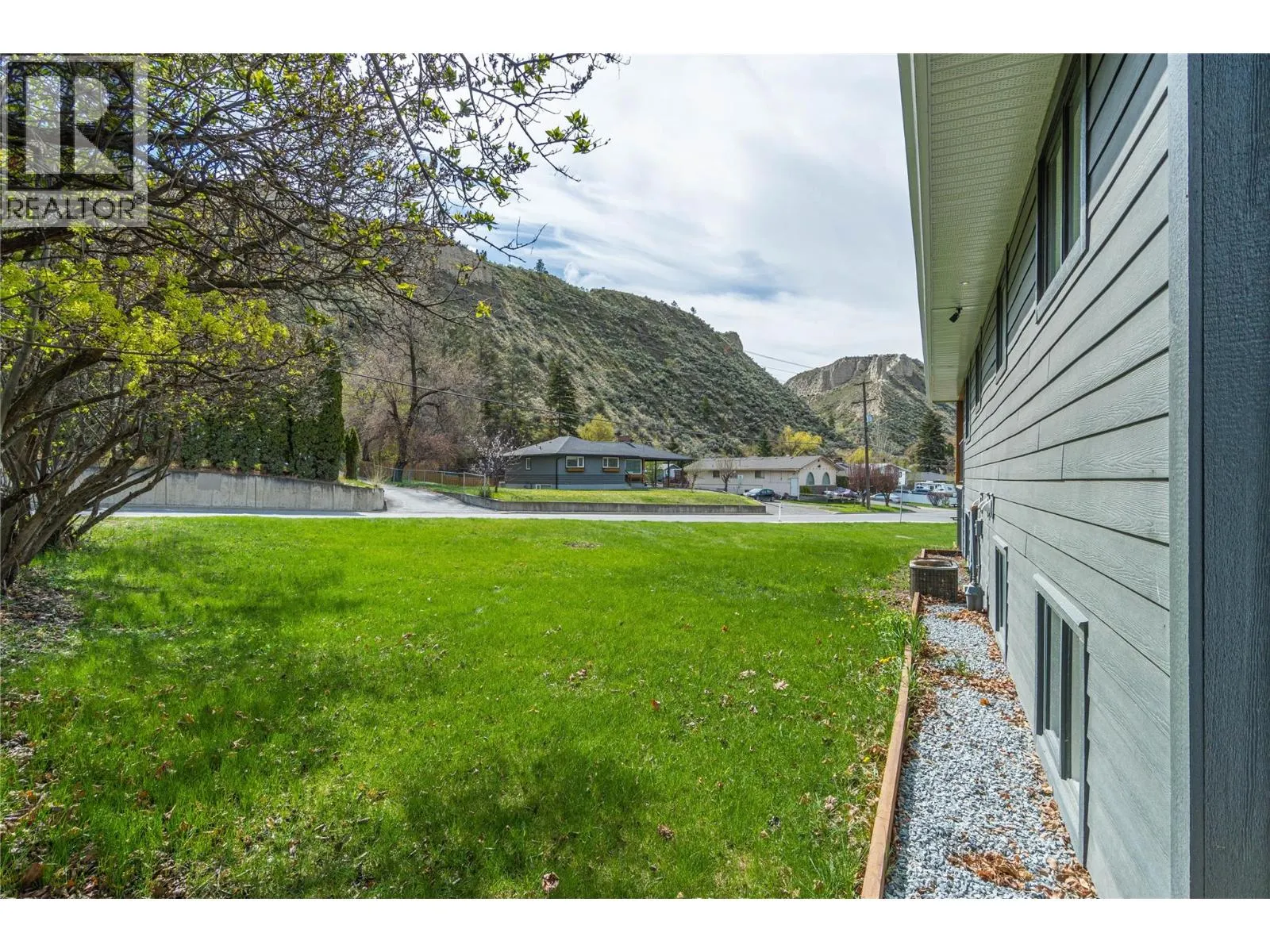2125 Crescent Drive