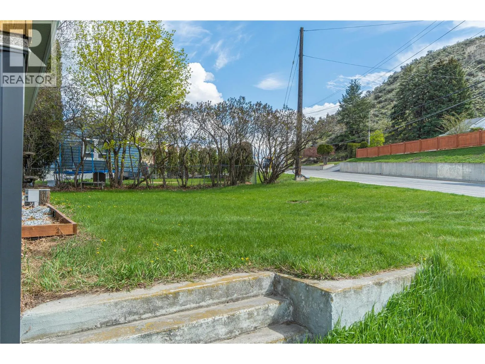 2125 Crescent Drive