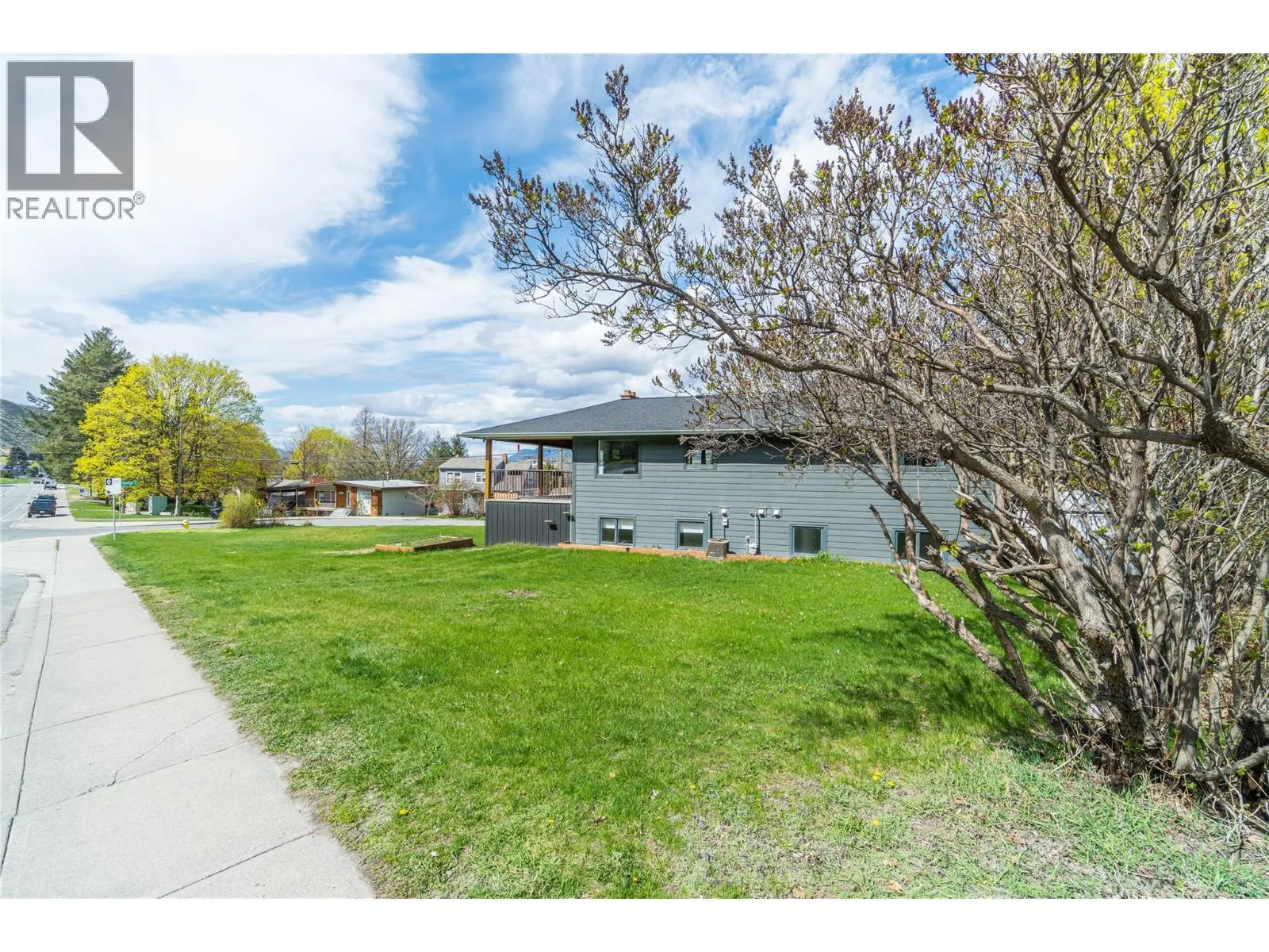 2125 Crescent Drive