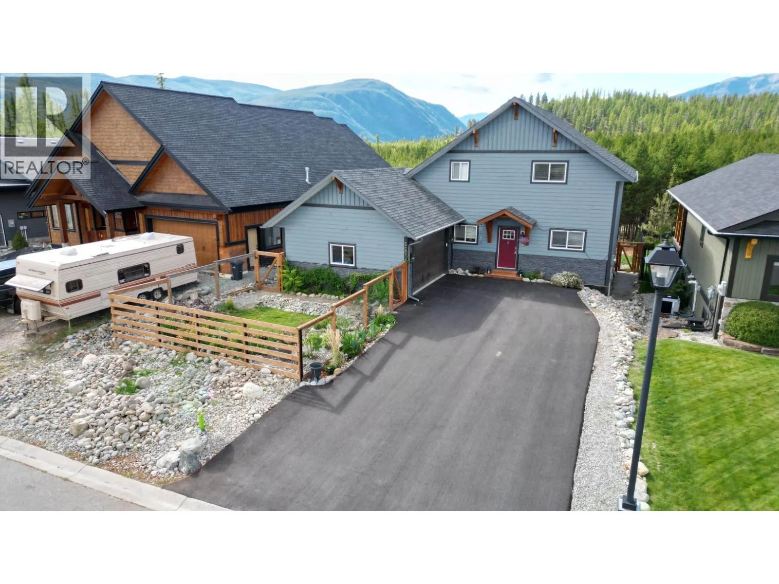 527 FOREST CROWNE Drive