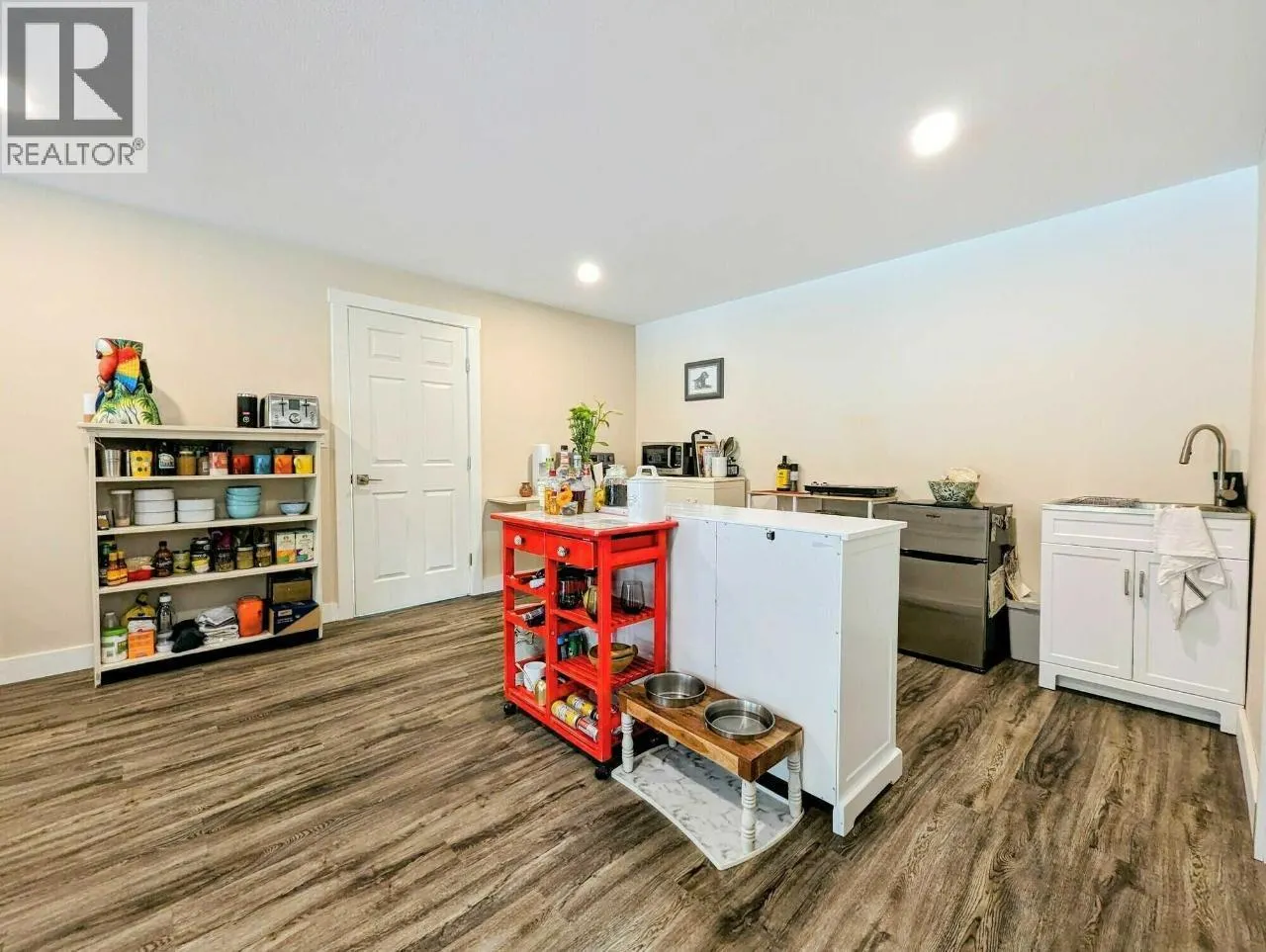 527 FOREST CROWNE Drive