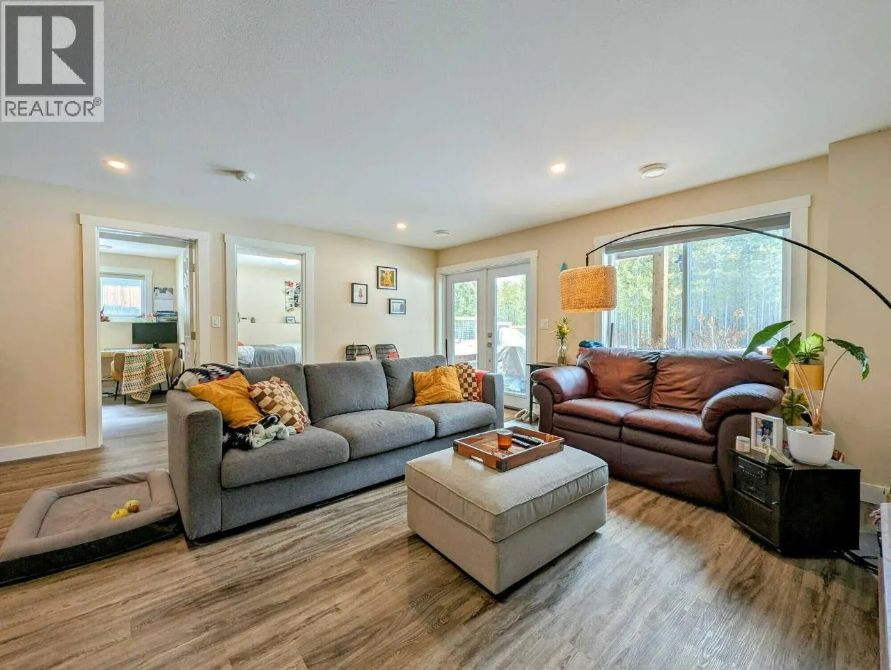 527 FOREST CROWNE Drive