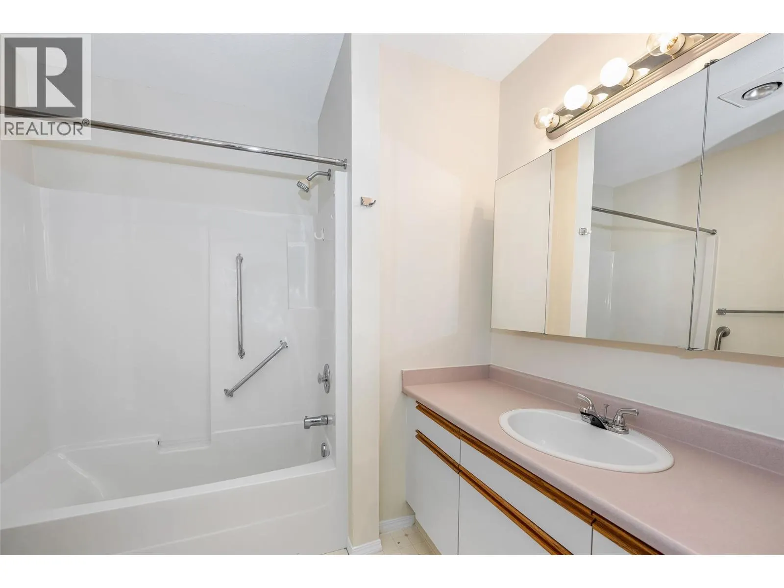 3805 30 Avenue Unit# 112